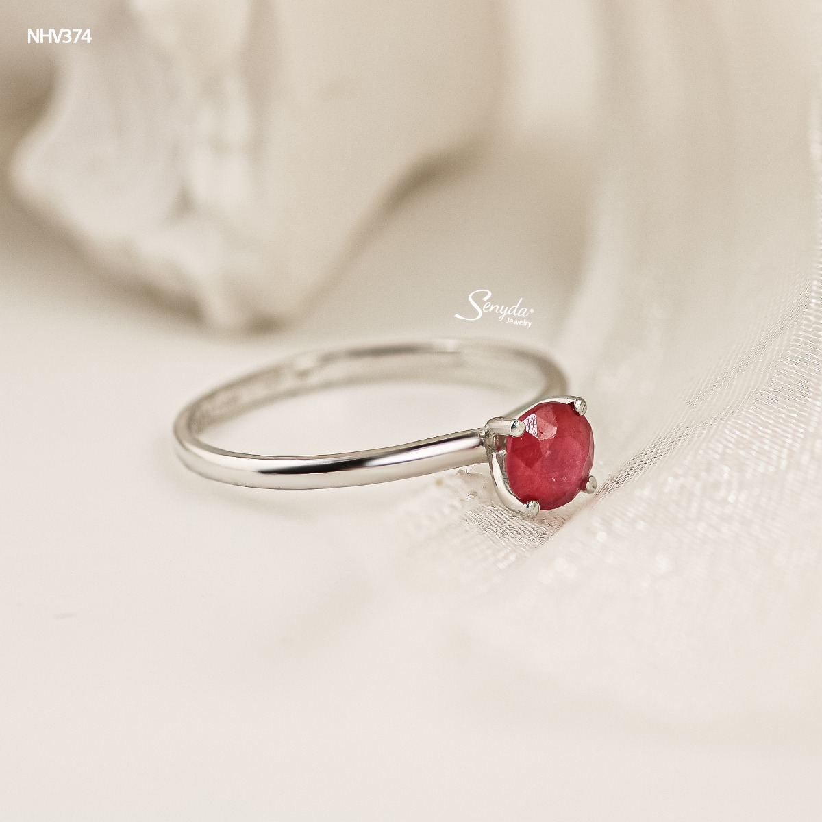 gemstone jewelry for Leo